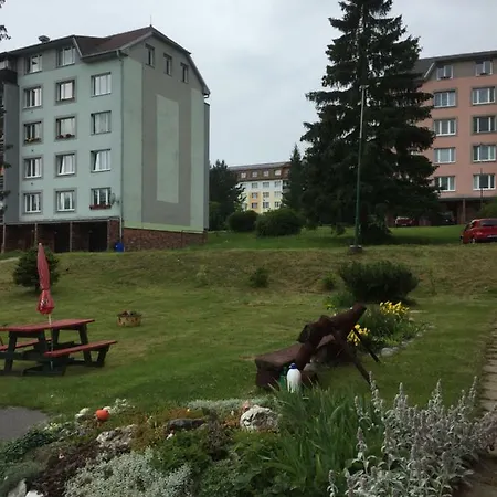 Tatry - Spacious 3bd, Netflix & Fast Internet Apartament