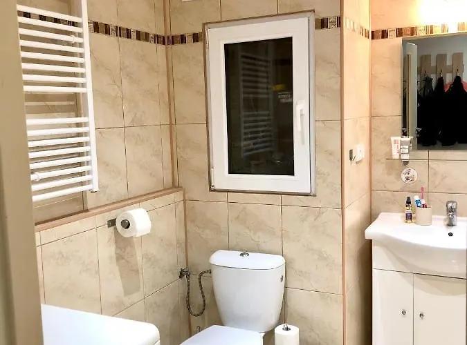 Tatry - Spacious 3bd, Netflix & Fast Internet Διαμέρισμα *